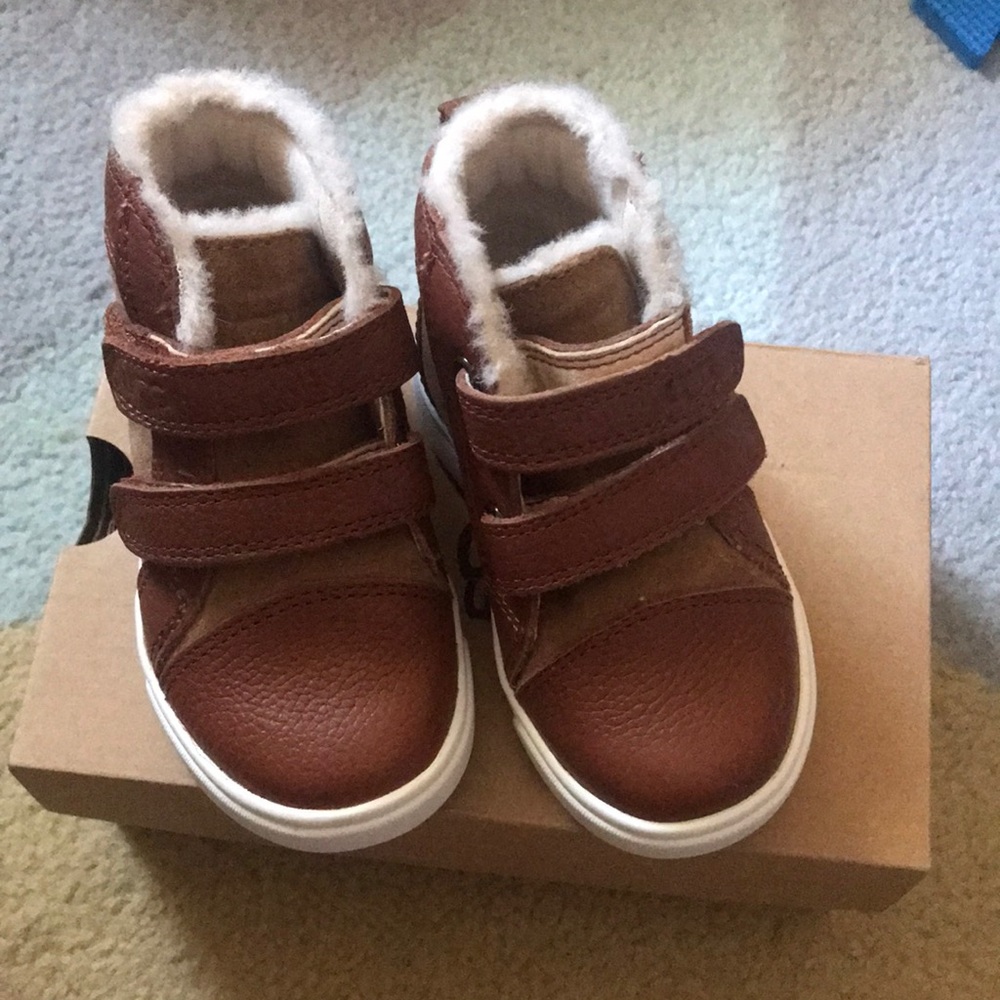 UGG T Rennon Il Chestnut 6C